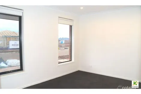 Property photo of 10 Harry Drive Thornhill Park VIC 3335