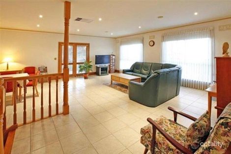Property photo of 9 Diosma Way Mill Park VIC 3082
