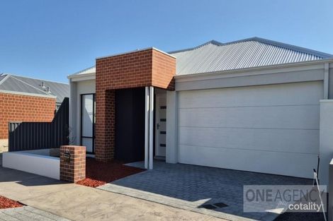 Property photo of 17 Cussington Way Ellenbrook WA 6069