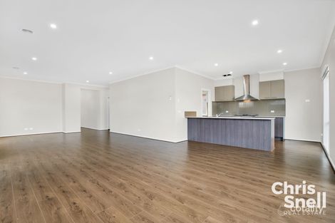 Property photo of 10 Milliners Avenue Keysborough VIC 3173