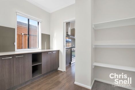 Property photo of 10 Milliners Avenue Keysborough VIC 3173