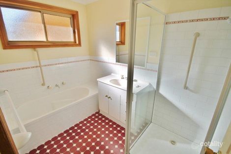 Property photo of 28 McNarry Place Young NSW 2594