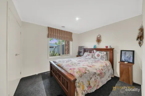 Property photo of 36 Eppalock Drive Manor Lakes VIC 3024