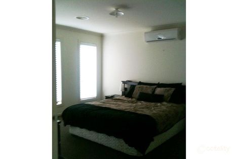 Property photo of 3 Woburn Crescent Manor Lakes VIC 3024