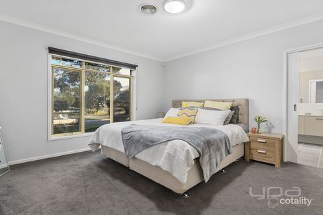 Property photo of 27 Blue Gum Drive Brookfield VIC 3338