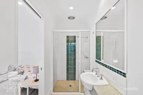 Property photo of 8 Cable Close Kewarra Beach QLD 4879