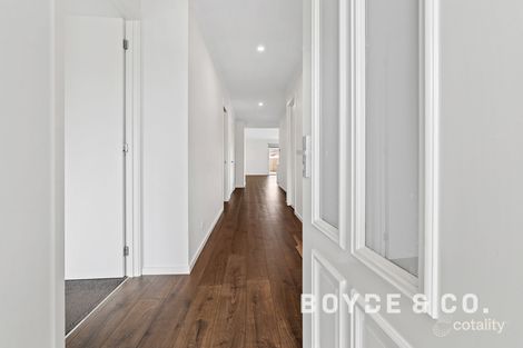 Property photo of 25 Cinnamon Street Drouin VIC 3818