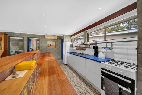 Property photo of 4-6 Orange Grove Street Coochiemudlo Island QLD 4184
