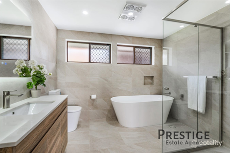 Property photo of 3 Teak Close Bossley Park NSW 2176