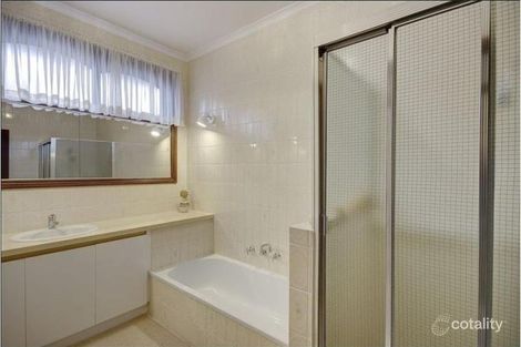 Property photo of 1/42 Glenfine Avenue Hamlyn Heights VIC 3215