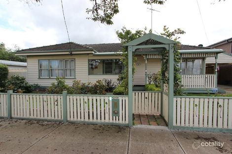 6 Roscommon Pl, Herne Hill, VIC 3218