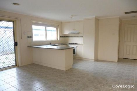 Property photo of 2 Grevillea Place Pakenham VIC 3810