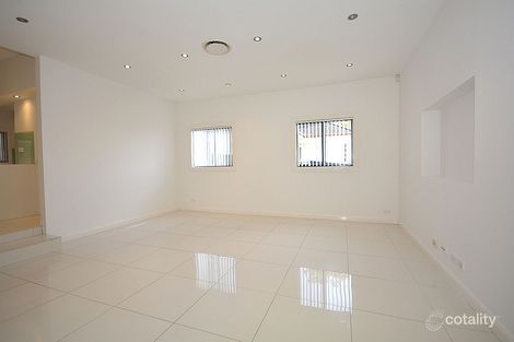 Property photo of 32 Burrabogee Road Pendle Hill NSW 2145