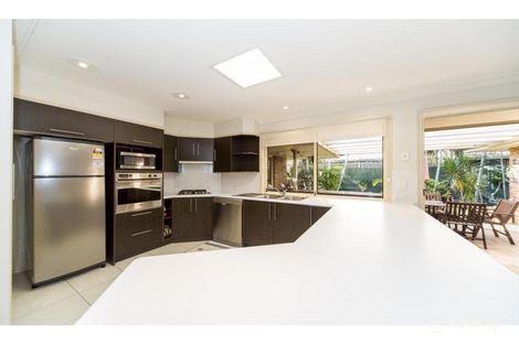 Property photo of 15 Monterey Keys Drive Helensvale QLD 4212