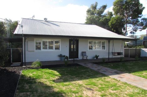 Property photo of 3 Menin Avenue Warracknabeal VIC 3393