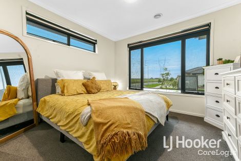 Property photo of 14 Aspire Avenue Clyde North VIC 3978