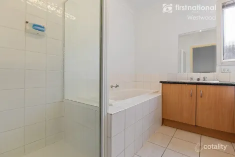 Property photo of 15 Everwin Drive Werribee VIC 3030