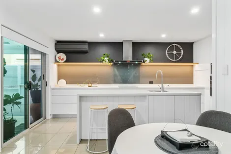 8/41-43 Dixon St, Coolangatta, QLD 4225