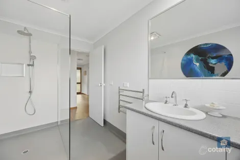 Property photo of 8 Bryan Avenue Colac VIC 3250
