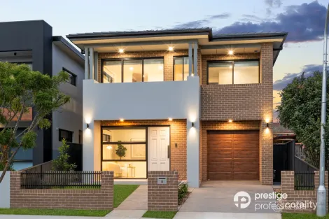 Property photo of 5 Delfin Drive Wattle Grove NSW 2173