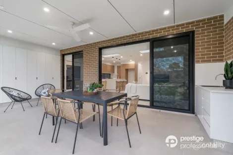 Property photo of 5 Delfin Drive Wattle Grove NSW 2173