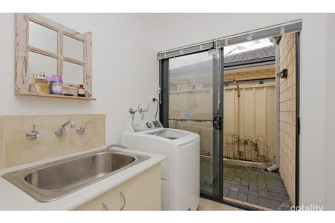Property photo of 9/25 Rossmore Drive Madeley WA 6065