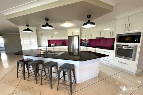 Property photo of 2 Settlers Place Young NSW 2594