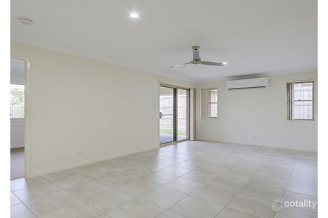 Property photo of 2 Sapphire Place Pimpama QLD 4209