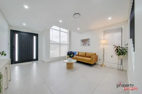 Property photo of 2B Doran Avenue Lurnea NSW 2170