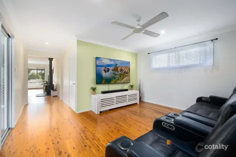 Property photo of 12 Lake Street Wyee Point NSW 2259