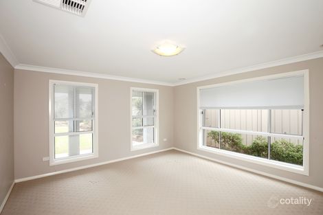 Property photo of 10 Bindari Avenue Glenfield Park NSW 2650
