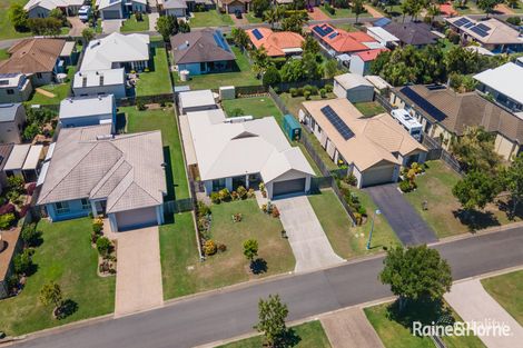 Property photo of 19 Pembridge Circuit Urraween QLD 4655
