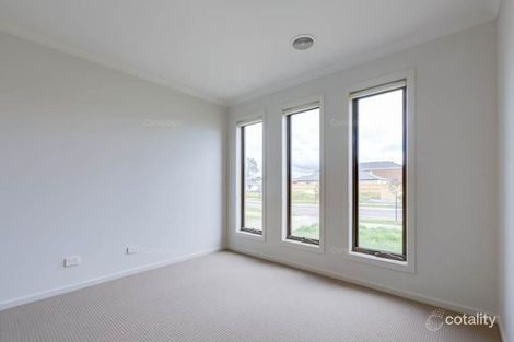 Property photo of 12 Anfield Road Clyde North VIC 3978