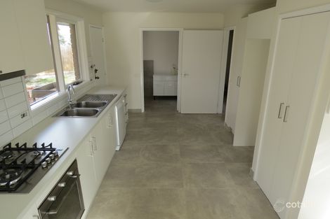 Property photo of 28 Louis Street Greensborough VIC 3088