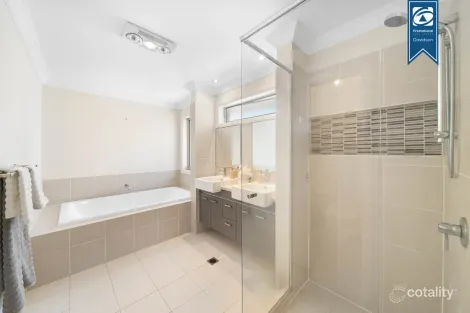 Property photo of 23 Willowie Way Pleasure Point NSW 2172