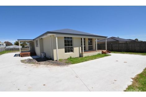 Property photo of 11 Tankerton Street Lang Lang VIC 3984