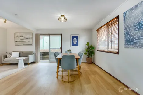 Property photo of 18 Langura Crescent Ferny Hills QLD 4055