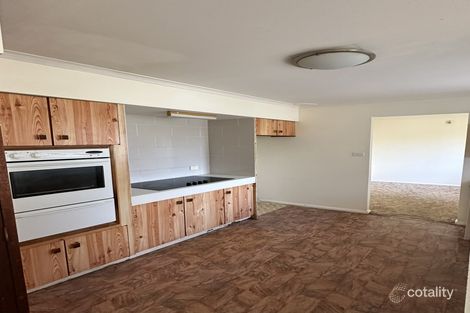 Property photo of 61 Aminya Crescent Bradbury NSW 2560