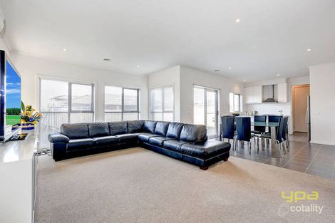 Property photo of 1 Laurence Way Tarneit VIC 3029