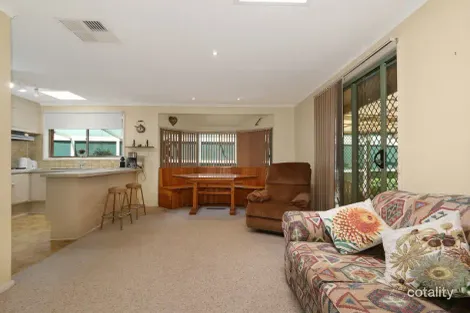 Property photo of 11 Holmes Court Wodonga VIC 3690