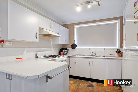 Property photo of 16 Rhonda Place Plumpton NSW 2761