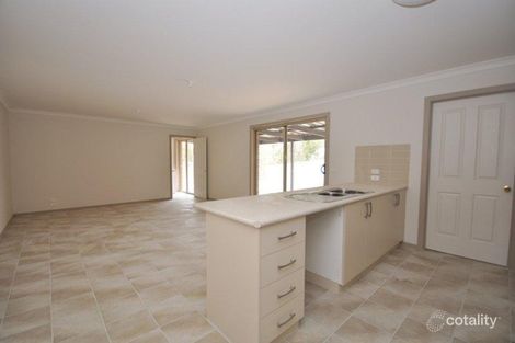 Property photo of 4 Finch Place Bandiana VIC 3691