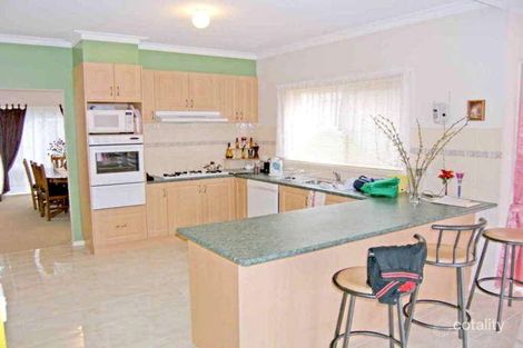 Property photo of 92 Montbrae Circuit Narre Warren North VIC 3804