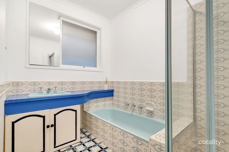 Property photo of 22 Bainbridge Close Craigieburn VIC 3064