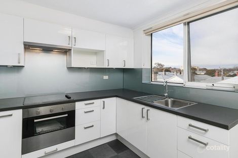 7/2 Fiona Ct, St Kilda, VIC 3182