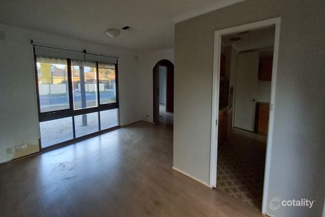 Property photo of 33 Camelot Drive Albanvale VIC 3021