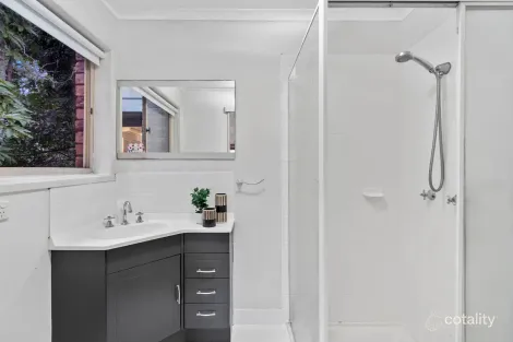 Property photo of 30 Kersley Road Kenmore QLD 4069