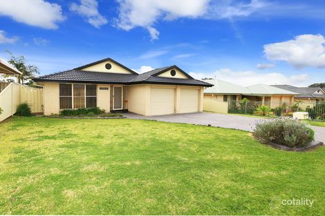 14 Carrington Park Dr, Nowra, NSW 2541
