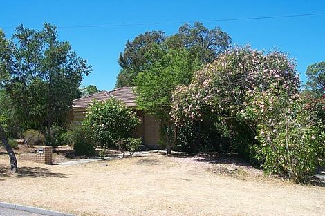 4 Leasham Ct, Medina, WA 6167