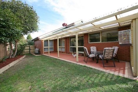 18 Metcalf Cres, Rowville, VIC 3178